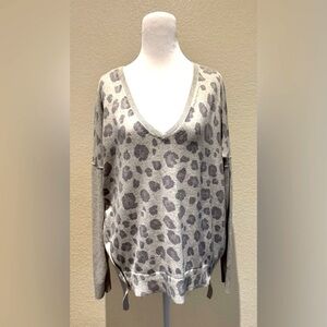 Express Oversized Dolman Sleeve Leopard Print Sweater w/ Zipper Detail – Size M